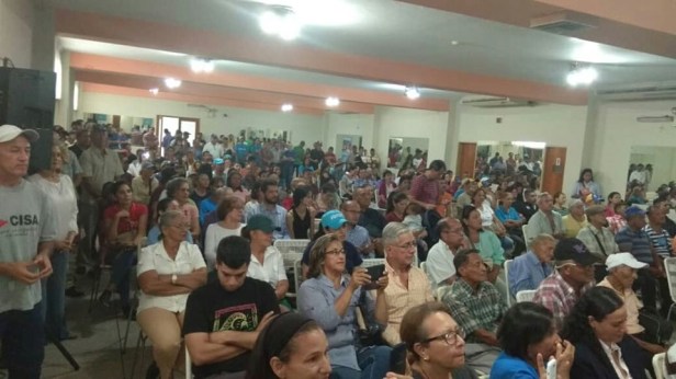 Auditorium Salon Pumar escuchando a Maria Corina Machado